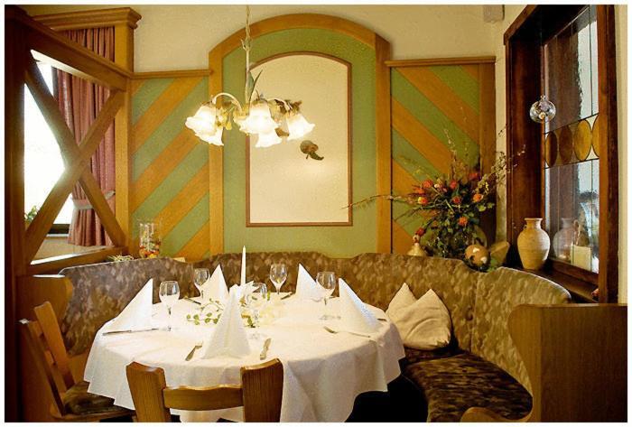 Hotel Bayerischer Hof Линденберг-им-Алгой Екстериор снимка